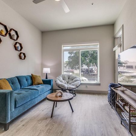 Lush Downtown Condo On Riverwalk W King Ste, Free Parking, Pet Friendly, Centrally Located On Riverwalk 샌안토니오 외부 사진