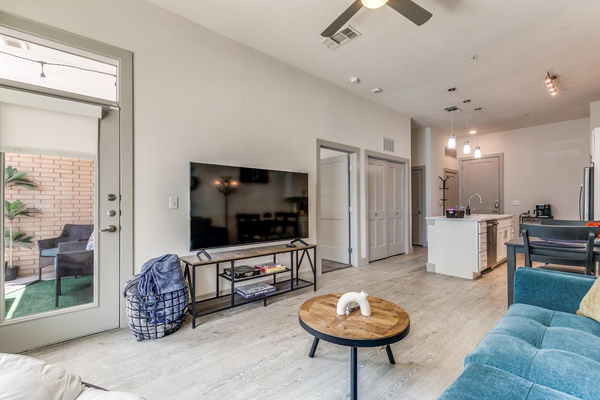 Lush Downtown Condo On Riverwalk W King Ste, Free Parking, Pet Friendly, Centrally Located On Riverwalk 샌안토니오 외부 사진