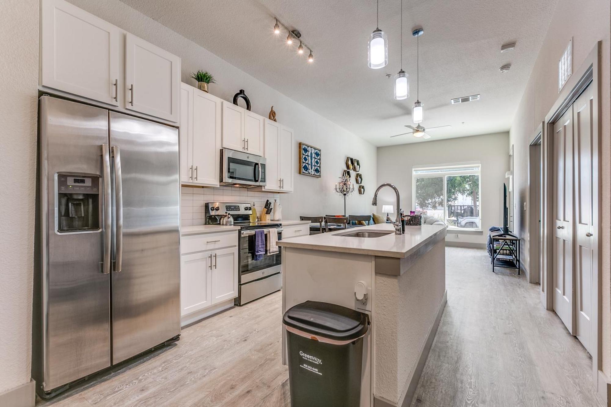Lush Downtown Condo On Riverwalk W King Ste, Free Parking, Pet Friendly, Centrally Located On Riverwalk 샌안토니오 외부 사진