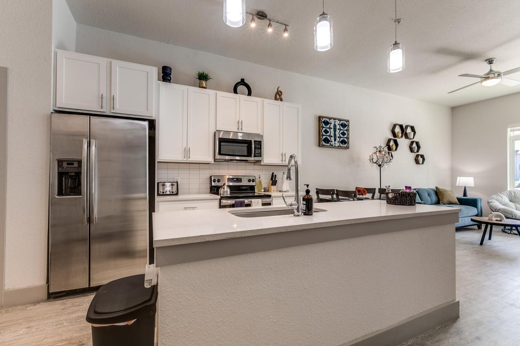 Lush Downtown Condo On Riverwalk W King Ste, Free Parking, Pet Friendly, Centrally Located On Riverwalk 샌안토니오 외부 사진